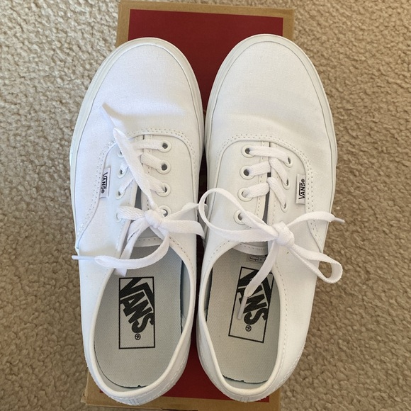 NWT WHITE VANS LACE UP SNEAKERS SIZE 7 - Picture 6 of 7